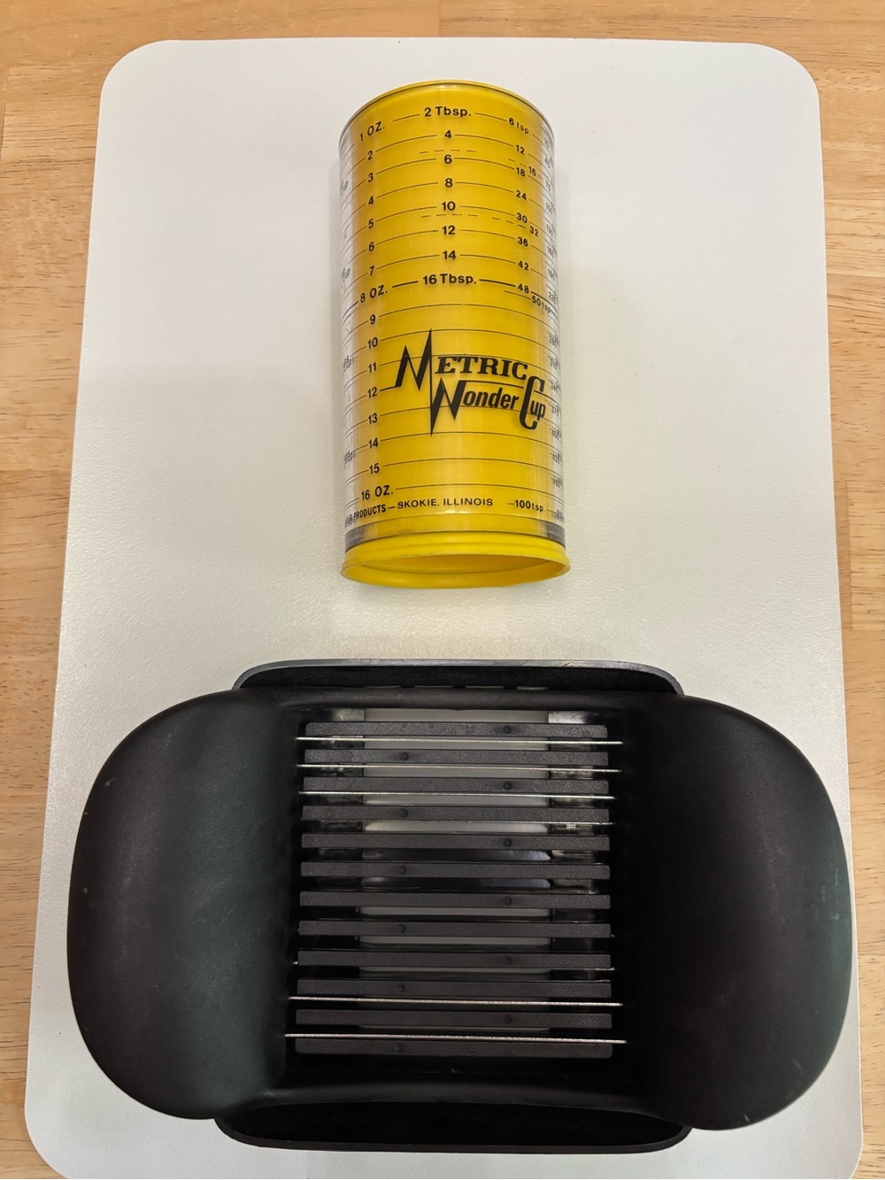 Pampered Chef Quick Slice and Metric Measure Cup